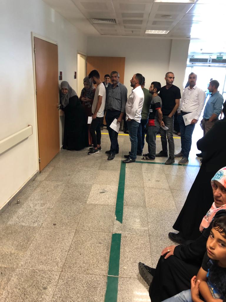 Ağrı Devlet Hastanesi’ne gelen acil hastalar ayakta sıra bekliyor