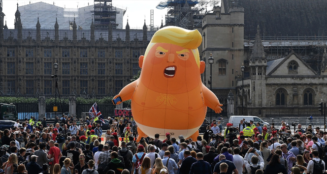 İngiltere'de Trump gösterileri başladı