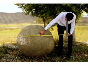 Moğollardan kalma 2 ton ağırlığında mancınık güllesi bulundu