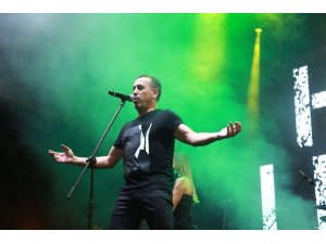 Haluk Levent’ten İzmir’de muhteşem konser