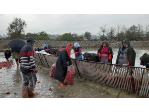 Kadınların soğuk suda ekmek mücadelesi