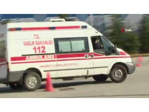 Ambulans şoförleri hünerlerini yarış pistinde gösterdi