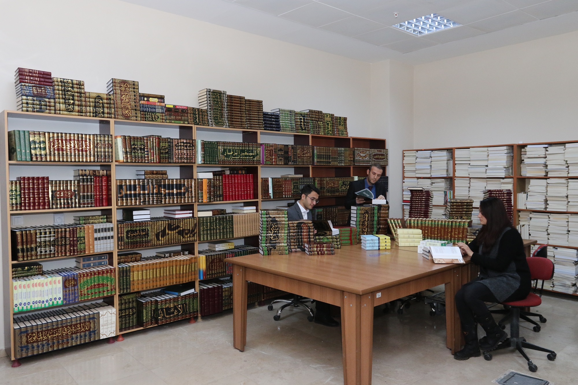 AİÇÜ’de İslami İlimler Arapça Temel Eserler Kitaplığı Oluşturuldu
