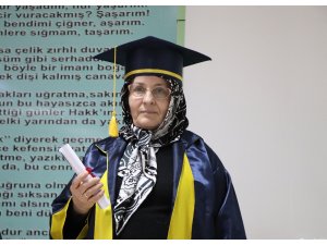 68 yaşında liseyi bitirdi: Hedefi hukuk okumak