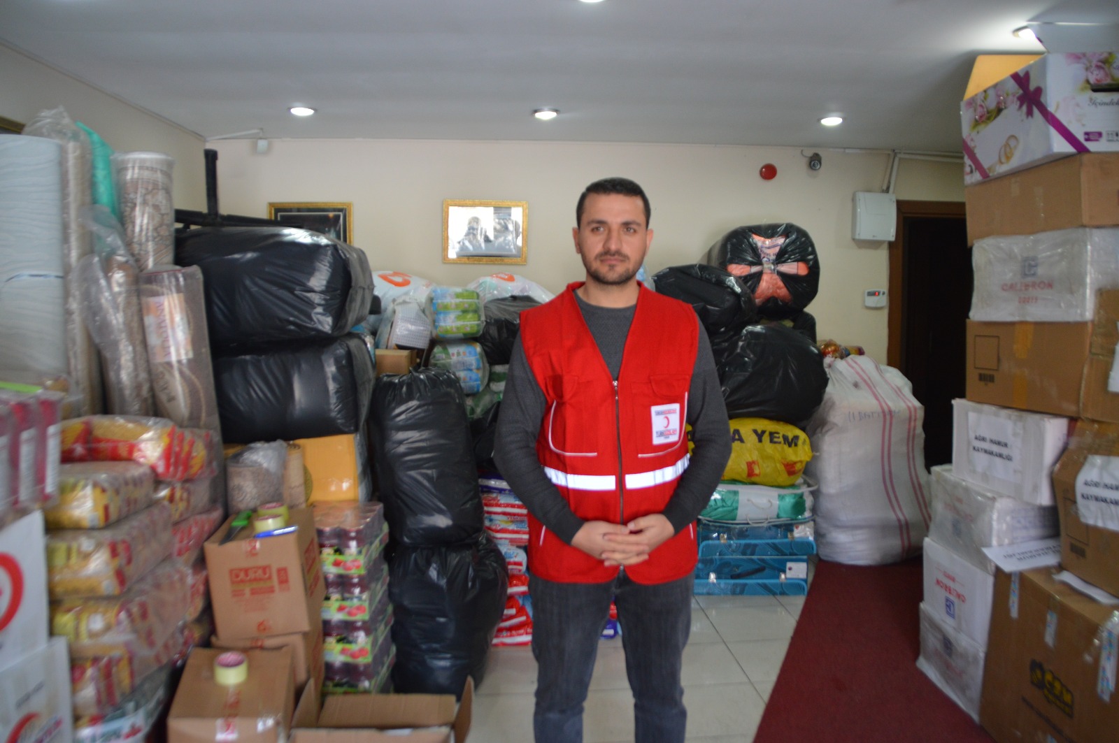 Kızılay Ağrı Şubesi deprem bölgesi için yardım kampanyası başlattı