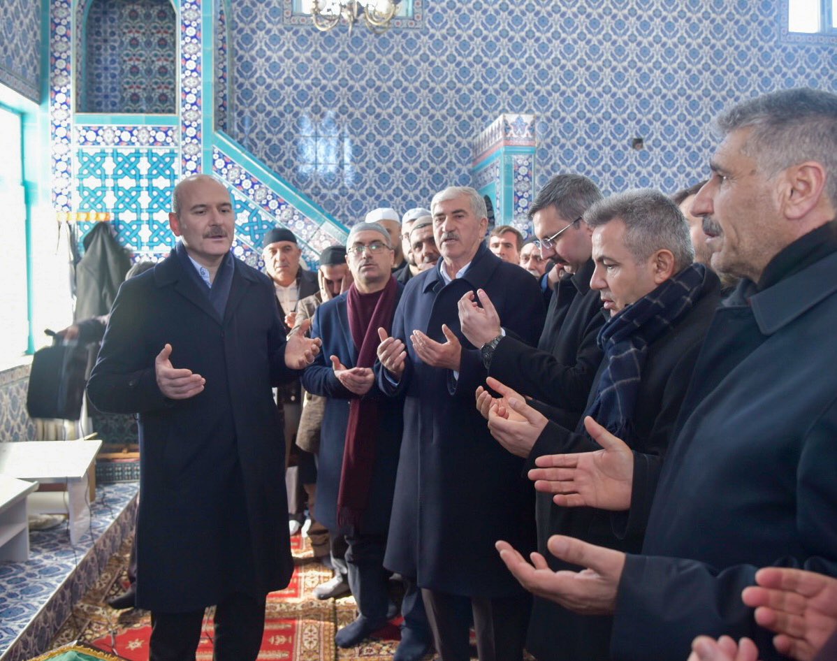 İçişleri Bakanı Soylu, Ağrı'da cenaze namazına katıldı