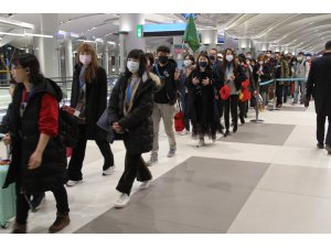 Dünya Sağlık Örgütü uyardı: “Maske takmak korona virüsü önlemiyor”