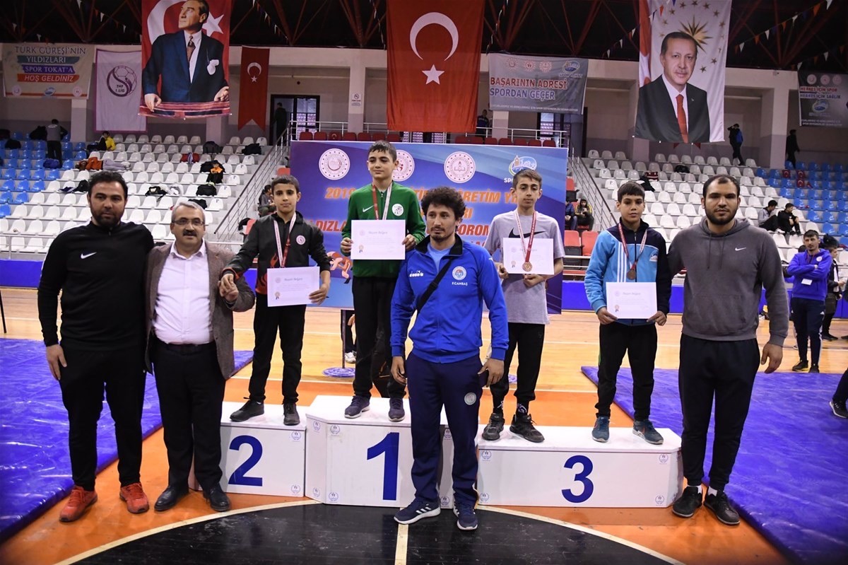 Ağrı’lı Güreşçiler Türkiye üçüncüsü oldu