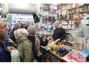 Tahtakale’de korona virüs nedeniyle kolonya satışları patladı