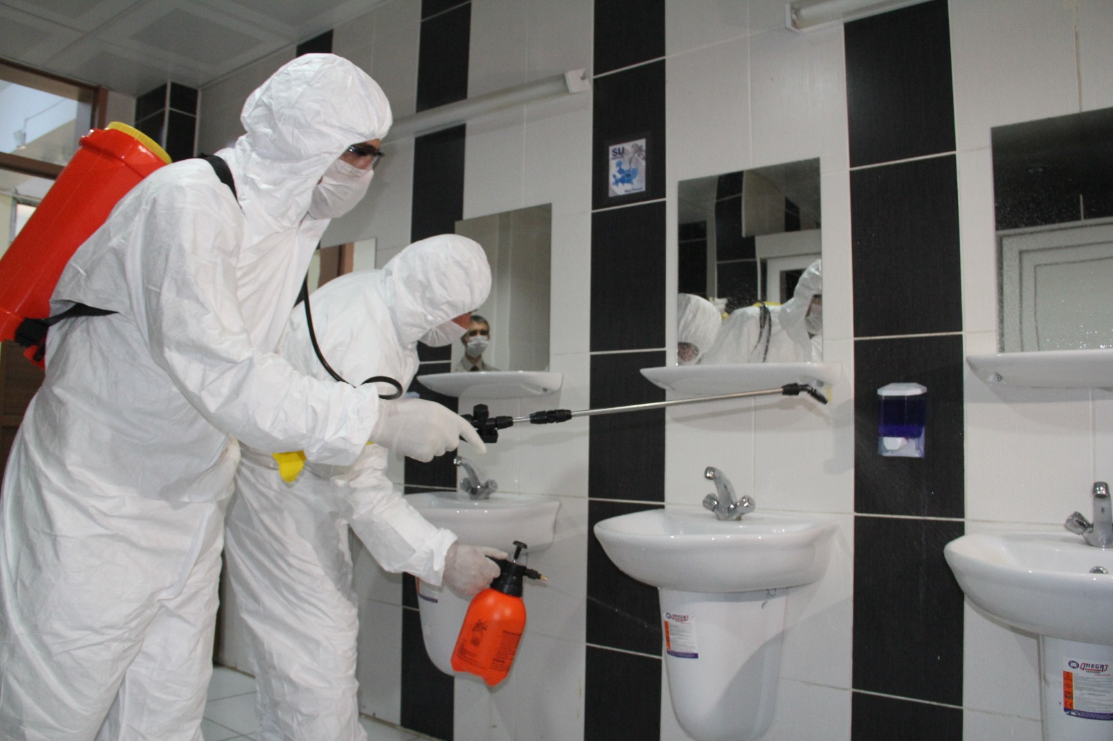 Ağrı'da okullarda korona virüse karşı dezenfekte çalışması