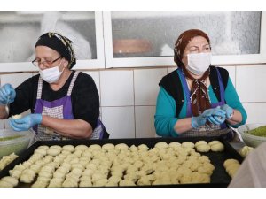 Ramazan sofralarının vazgeçilmez tatlısı: "Kerebiç"