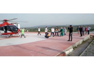 Üzerine çaydanlık devrilen minik çocuk helikopter ambulansla Ankara’ya sevk edildi