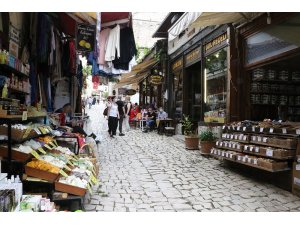 3 bin yıllık geçmişe sahip ilçede turist hareketliliği başladı