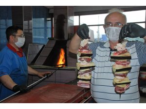 Normalleşme sürecinde Tokat kebabına yoğun ilgi