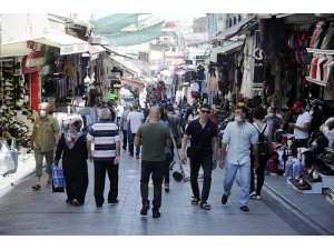 Düğün alışverişleri başladı, Mahmutpaşa hareketlendi