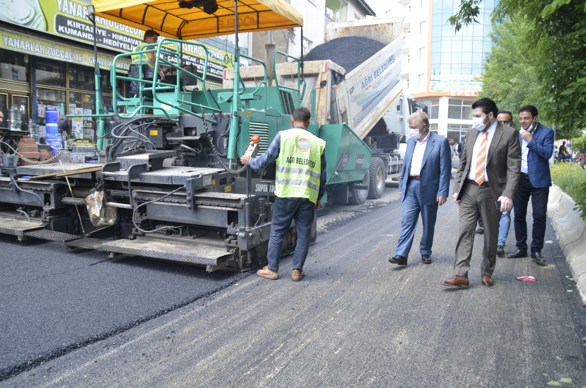 Ağrı'da asfalt çalışmaları yıl sonuna kadar tamamlanacak
