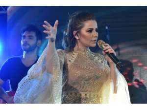 Eksi 10 derecede Merve Özbey rüzgarı