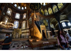 Karar sürecinde Ayasofya’nın içi görüntülendi