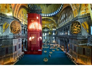 Açılışa saatler kala Ayasoyfa Camii içerisinden fotoğraf karesi