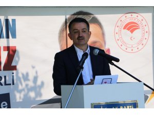 Bakan Pakdemirli, Şarköy’de çiftçilerle bir araya geldi