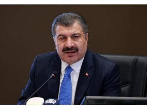 Bakan Koca: "10 bin kişide 26 kişinin belirti göstermeden aramızda dolaştığını bilelim”