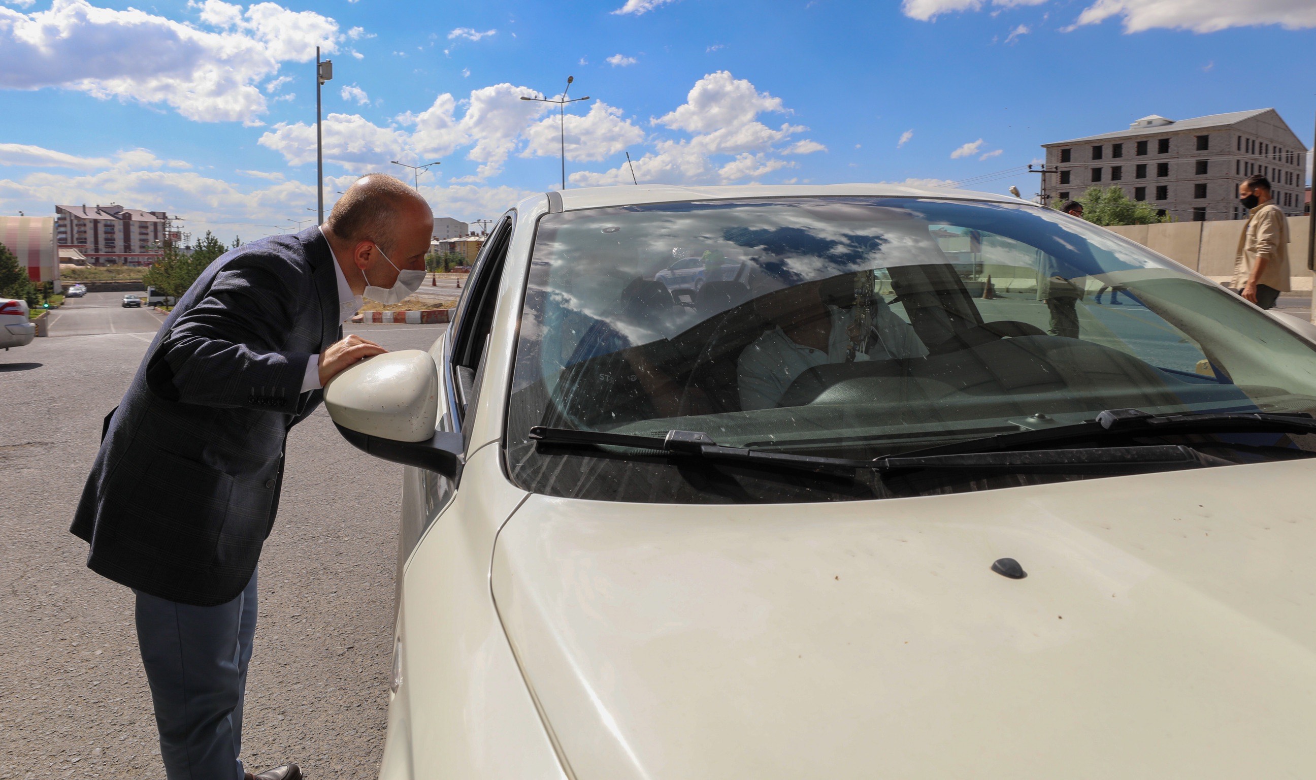 Vali Varol, Trafik Kontrol Uygulama Noktasında İncelemelerde Bulundu