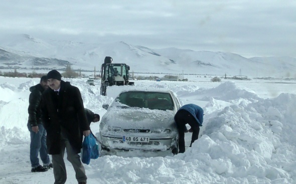 Doğu'da hayat felç oldu