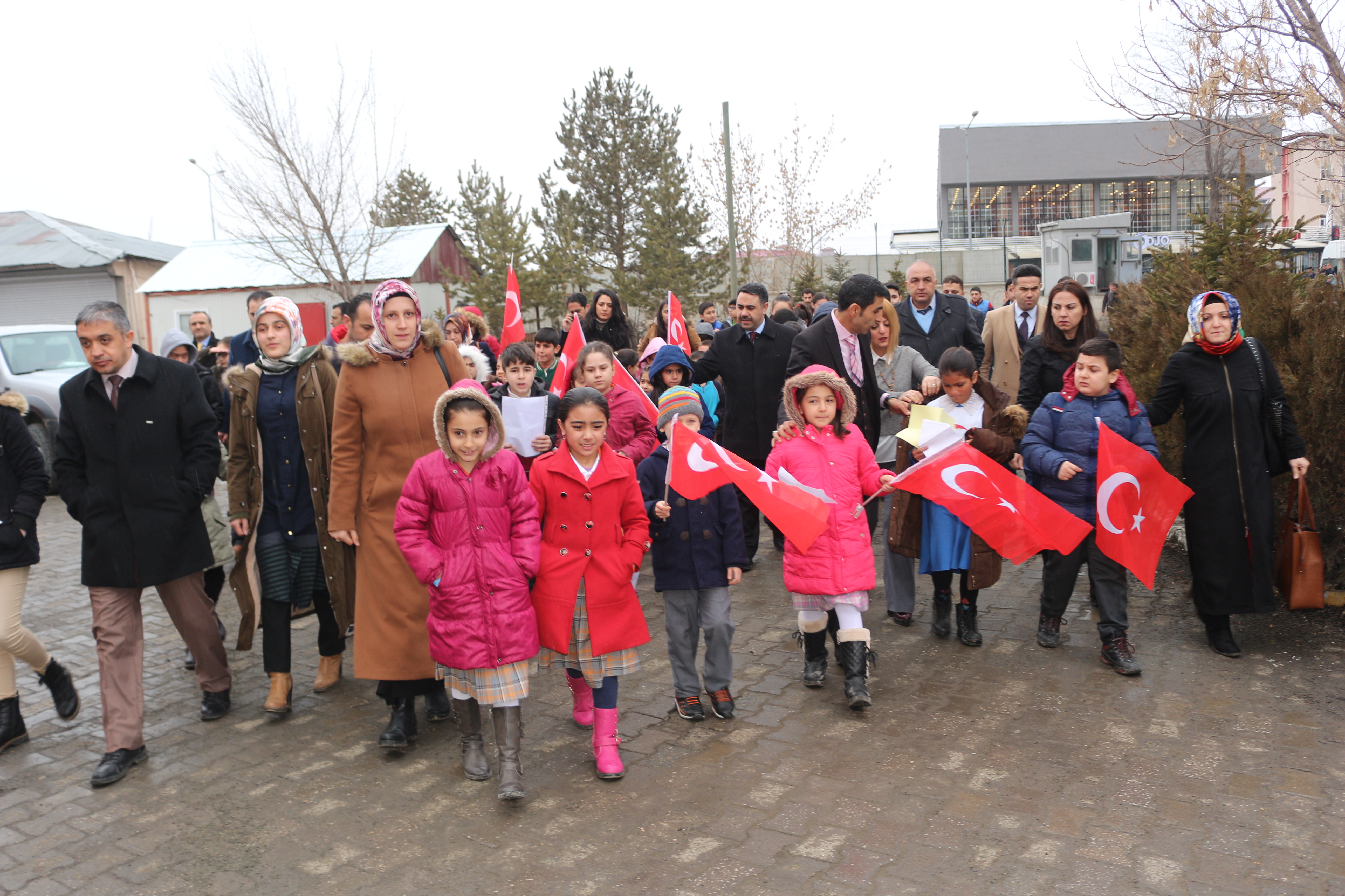 Ağrılı öğrencilerden Mehmetçik'e anlamlı destek