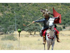 Malkoçoğlu filmlerinden etkilendi Ata sporuna merak saldı