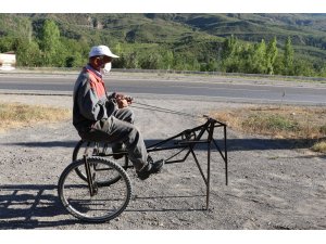 66 yaşındaki işçi emeklisi çekirge gibi araç yaptı