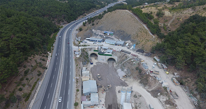 Anadolunun dört bir yanı köprü ve tünellerle örüldü