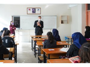 Bakan Selçuk: "Günlük yaşamda da temizlik, maske ve mesafeye dikkat edelim"