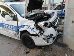 Ankara’da polis arabası kaza yaptı: 3 yaralı