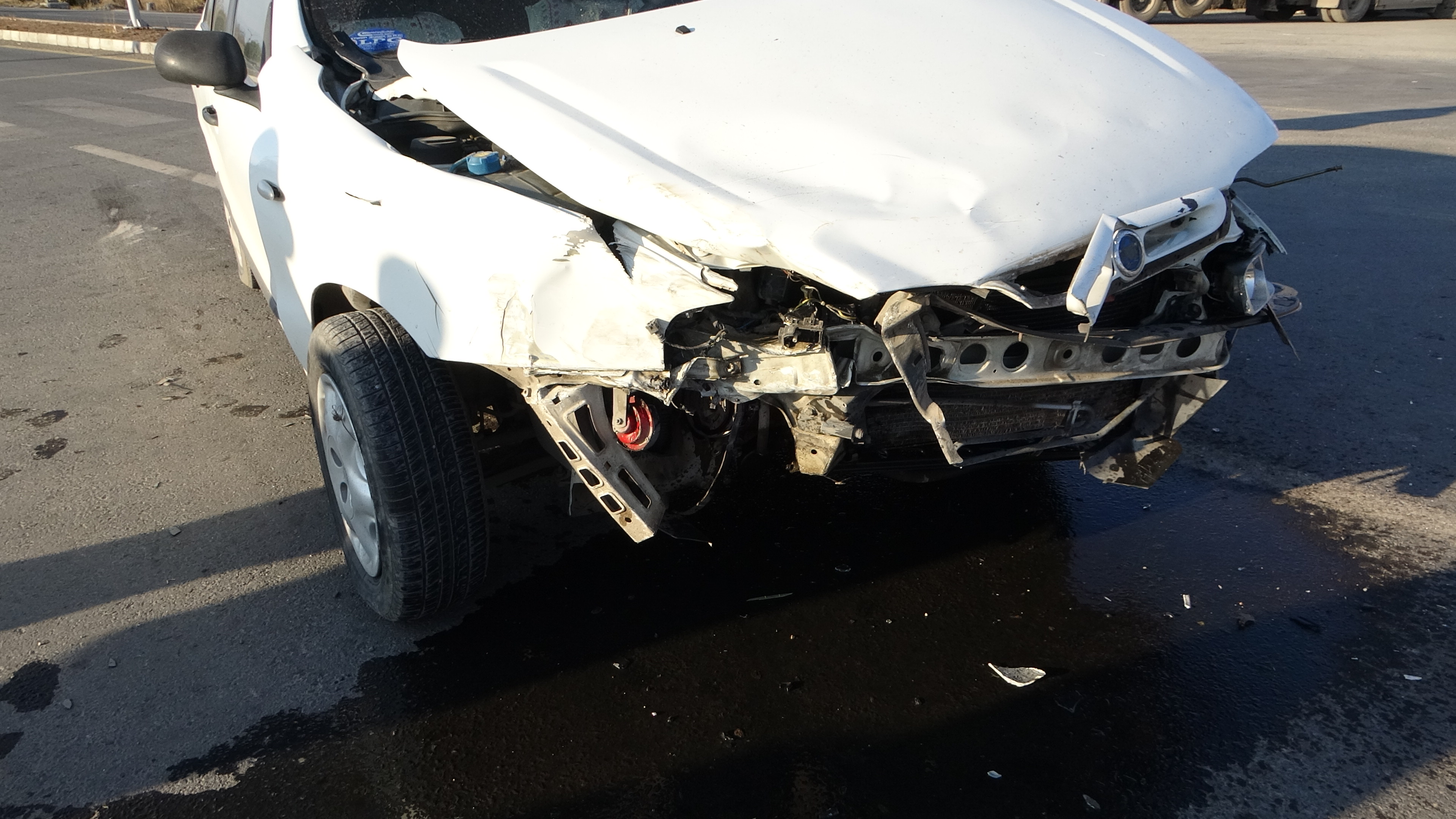 Ağrı’da Trafik Kazası: 2 Araç Birbirine Girdi