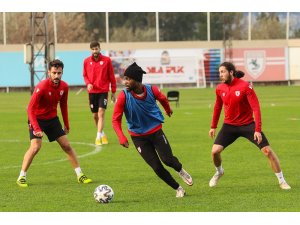 Samsunspor’da futbolcuları ‘Yıldırım’ çarptı: 30’ar bin TL ceza