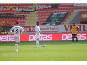 Süper Lig: Göztepe: 0 - Hatayspor: 0 (İlk yarı)