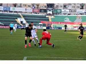 Süper Lig: Denizlispor: 1 - A. Alanyaspor: 0 (İlk yarı)