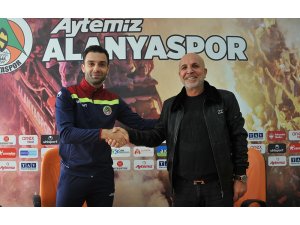 Alanyaspor’da Tzavellas’ın sözleşmesi uzatıldı