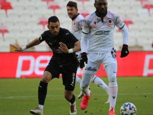 Sivasspor ilk devreyi 1-0 önde bitirdi