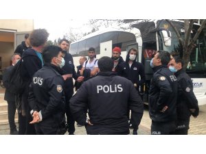 Seyircisiz maçta olay çıktı polis biber gazı ile müdahale etti