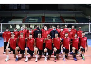 A Milli Erkek Voleybol Takımı kampa girdi