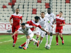 Antalyaspor’dan, 15 haftada 2 farklı mağlubiyet