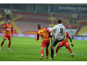 Süper Lig: Kayserispor: 0 - Beşiktaş: 0 (İlk Yarı)