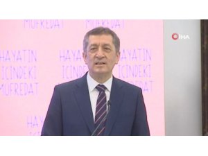 Bakan Selçuk “Hayatın İçindeki Müfredat” el kitabını tanıttı