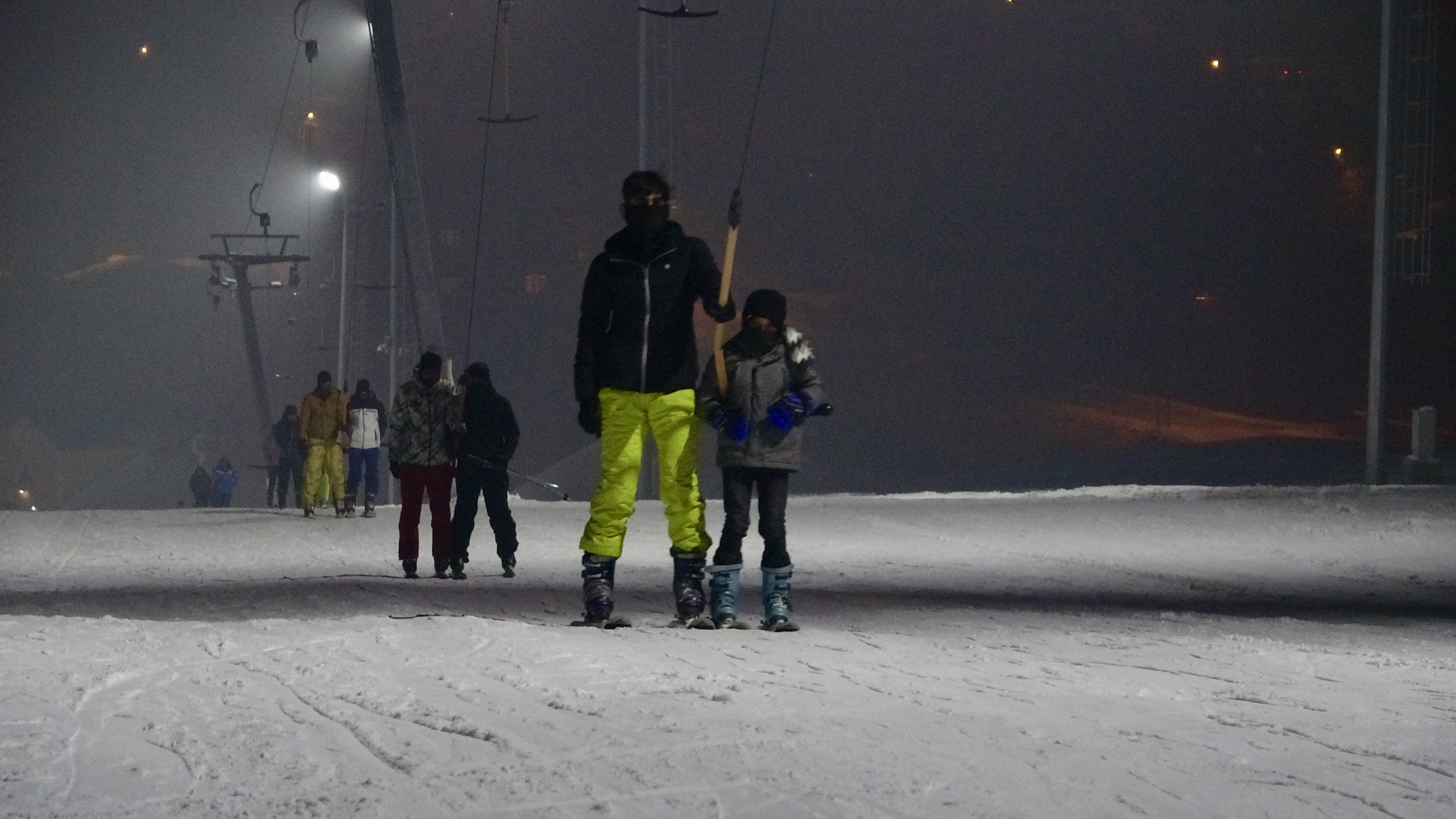 Ağrı’da vatandaşlar kayak için Küpkıran Kayak Merkezine akın etti