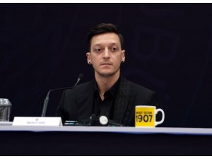 Transfer döneminde Mesut Özil konuşuldu