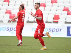 Sivasspor’da Tyler Boyd ilk resmi maçına çıktı