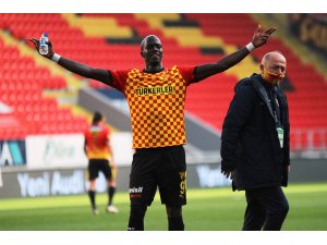 Süper Lig: Göztepe: 1 - Yeni Malatyaspor: 1 (İlk Yarı)