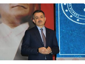 Bakan Pakdemirli: “Hamsi avcılığında kısıtlama 7 Şubat saat 01.00’den itibaren sona erecek”