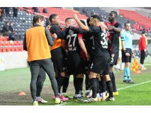 Süper Lig: Gaziantep FK: 2 - Göztepe: 0 (Maç Sonucu)